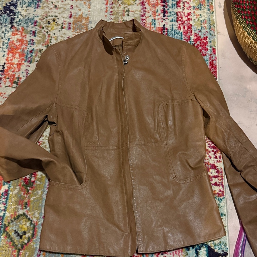 Fitted leather jacket - Picture 7 of 9